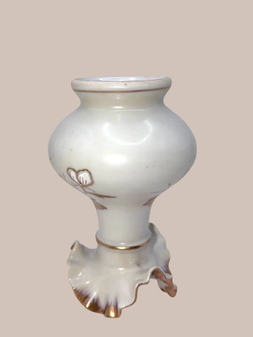 Vintage Arnart Japan Hand Painted White Porcelain Ruffled Gold Floral Vase 7”